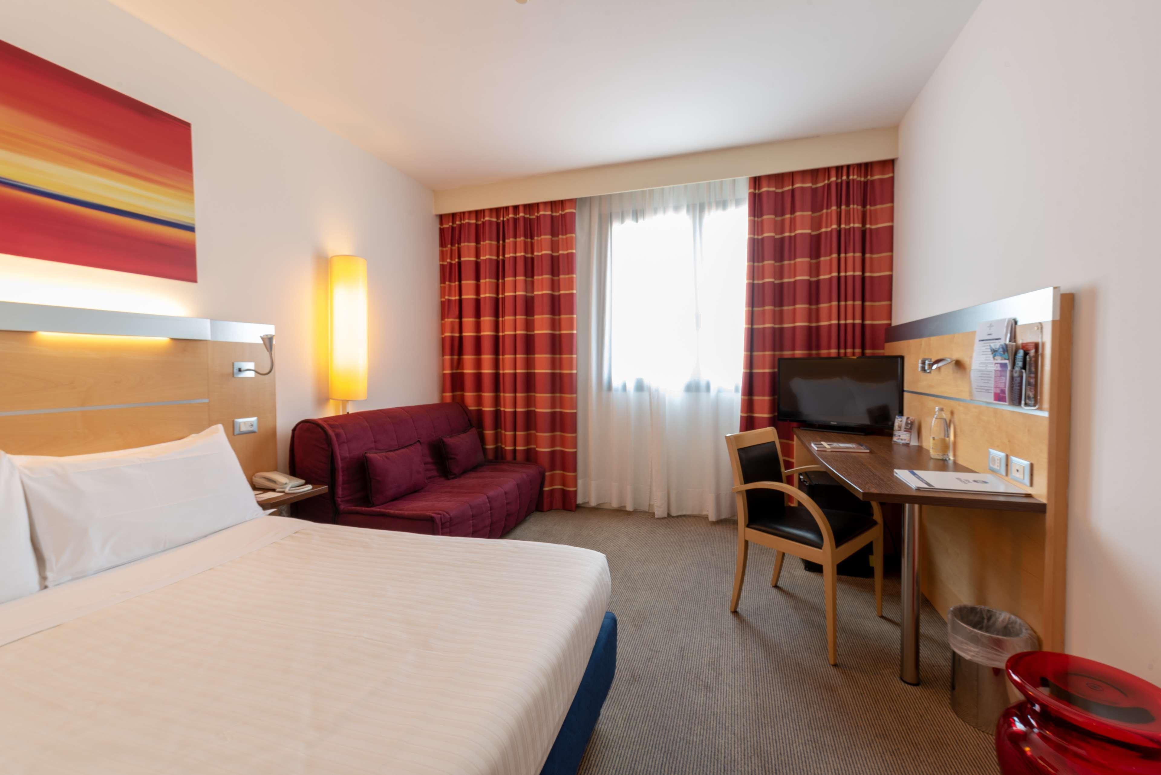 Western Palace Hotel