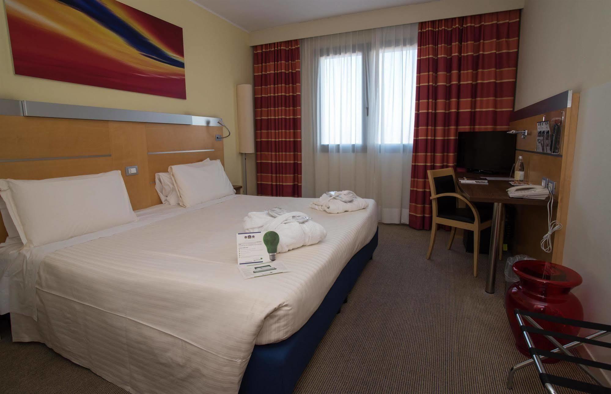 Western Palace Hotel